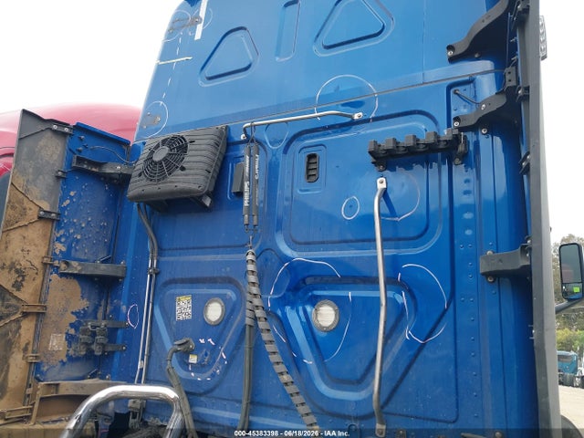 45383398 :رقم المزاد ، 1FUJHHDR2PLNW7932 vin ، 2023 Freightliner New Cascadia 126 مزاد بيع