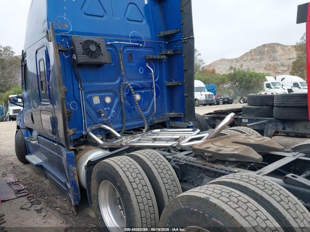 45383398 :رقم المزاد ، 1FUJHHDR2PLNW7932 vin ، 2023 Freightliner New Cascadia 126 مزاد بيع