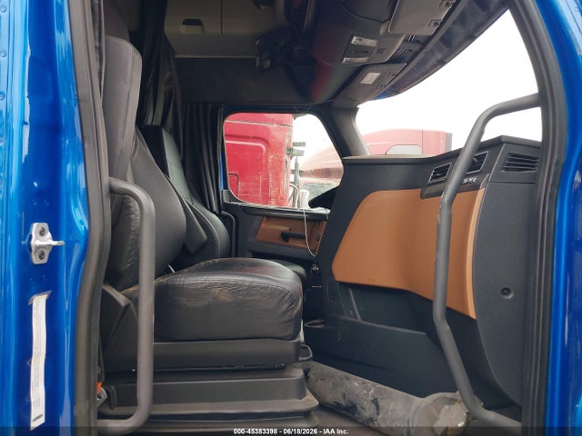 45383398 :رقم المزاد ، 1FUJHHDR2PLNW7932 vin ، 2023 Freightliner New Cascadia 126 مزاد بيع
