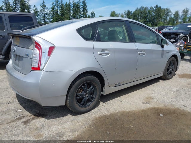 2015 Toyota Prius Three მანქანა იყიდება აუქციონზე, vin: JTDKN3DUXF0408135, აუქციონის ნომერი: 45383494