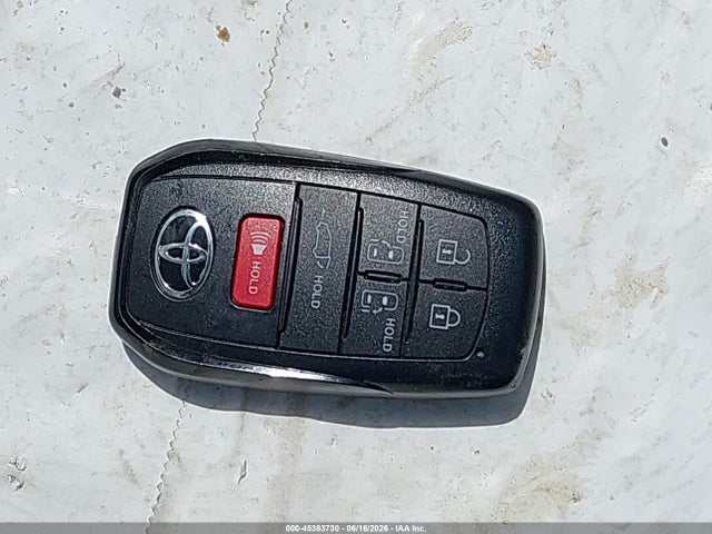 Toyota SIENNA XLE 2026 5TDYSKFC3TS249761 Image 11