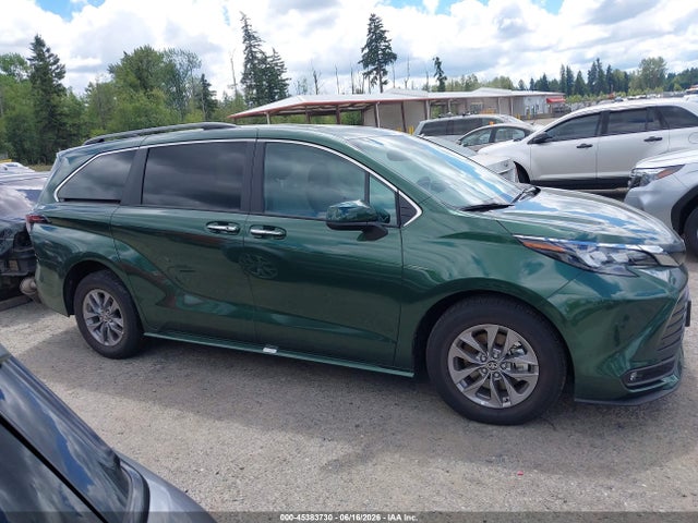 Toyota SIENNA XLE 2026 5TDYSKFC3TS249761 Image 14