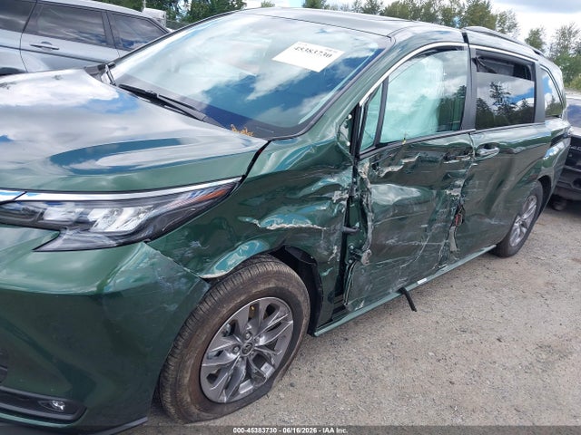 Toyota SIENNA XLE 2026 5TDYSKFC3TS249761 Image 18