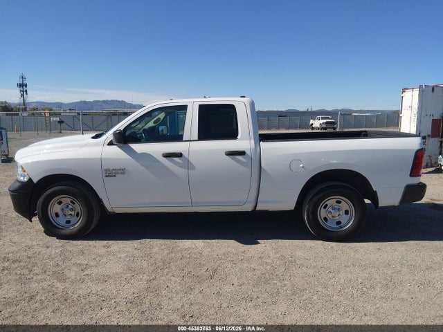 1C6RR7FG5LS149692 RAM 1500 Classic Tradesman 4x4 6&#039;4 Box