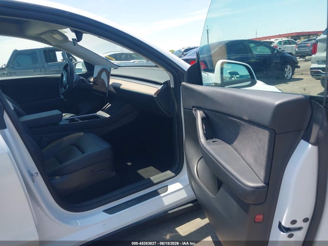 Продажа на аукционе авто 2022 Tesla Model Y Performance Dual Motor All-wheel Drive, vin: 7SAYGDEFXNF409525, номер лота: 45383827