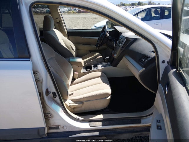 2014 Subaru Outback 2.5i Premium მანქანა იყიდება აუქციონზე, vin: 4S4BRBCC0E3226525, აუქციონის ნომერი: 45383982