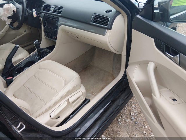 Продажа на аукционе авто 2015 Volkswagen Passat 1.8t Limited Edition, vin: 1VWAT7A35FC122676, номер лота: 45384079