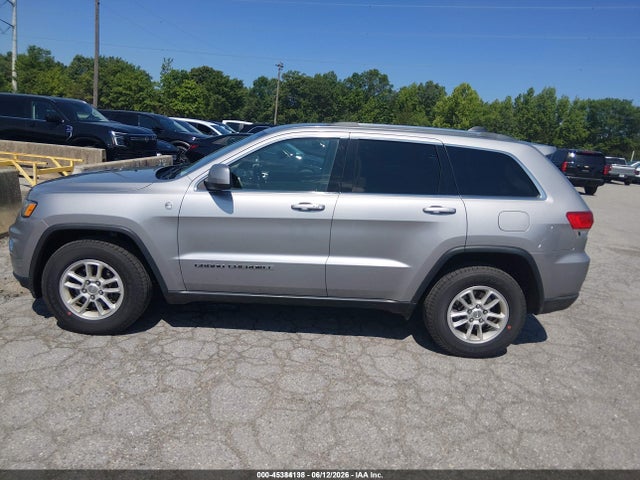 1C4RJFAG1KC837019 Jeep Grand Cherokee Laredo E 4x4