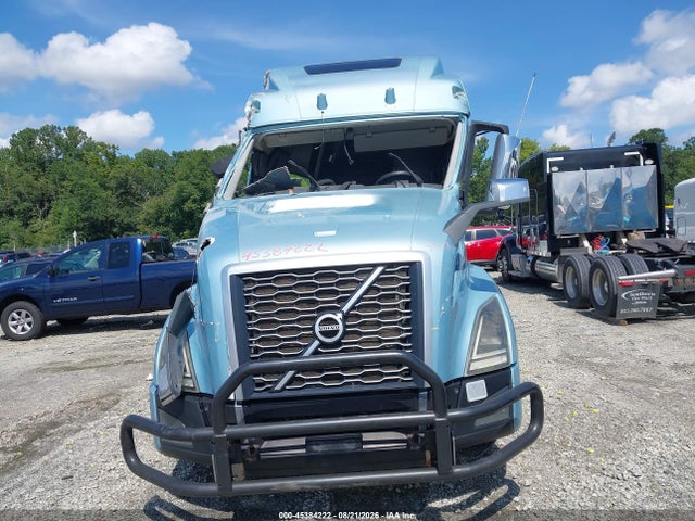 Продажа на аукционе авто 2019 Volvo Vnl, vin: 4V4NC9EH2KN201716, номер лота: 45384222