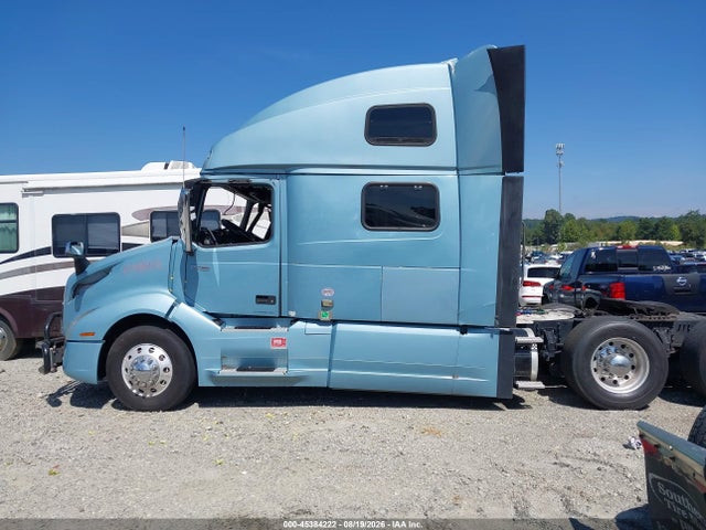 Продажа на аукционе авто 2019 Volvo Vnl, vin: 4V4NC9EH2KN201716, номер лота: 45384222