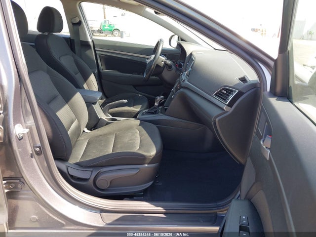 Hyundai Elantra Value Edition 2018 5NPD84LF1JH285636 Image 5