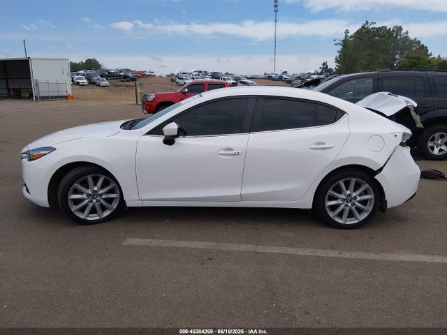 Mazda Mazda3 Touring 2018 3MZBN1V30JM251518 Image 15