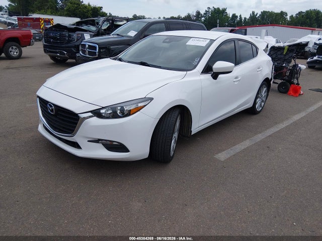 Mazda Mazda3 Touring 2018 3MZBN1V30JM251518 Image 2