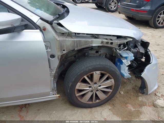2015 Volkswagen Jetta 1.8t Se მანქანა იყიდება აუქციონზე, vin: 3VWD17AJ2FM226171, აუქციონის ნომერი: 45384360
