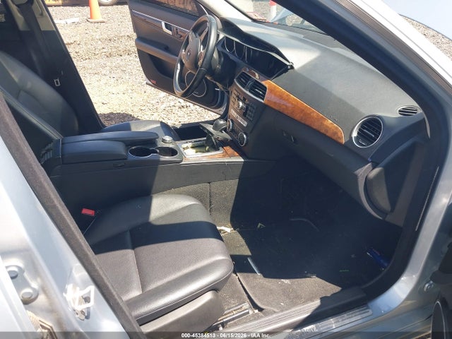 45384513 :رقم المزاد ، WDDGF8AB5DR269226 vin ، 2013 Mercedes-benz C 300 Luxury 4matic مزاد بيع