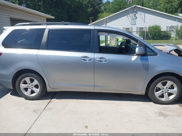 Toyota Sienna Le 8 Passenger 2017 5TDKZ3DC0HS810404 Image 14