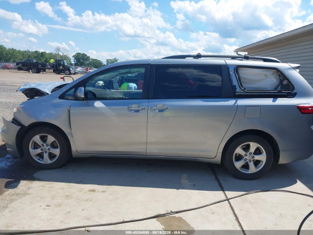 Toyota Sienna Le 8 Passenger 2017 5TDKZ3DC0HS810404 Image 15