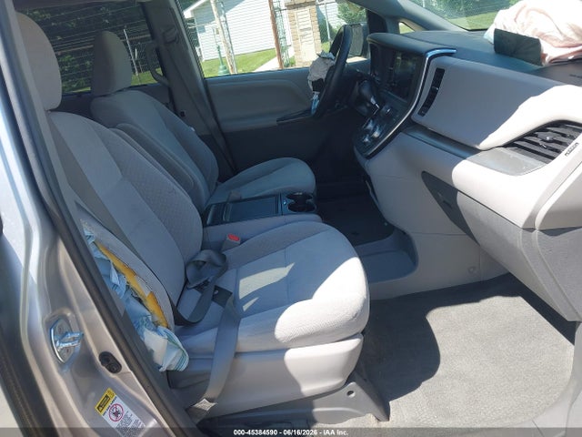 Toyota Sienna Le 8 Passenger 2017 5TDKZ3DC0HS810404 Image 5