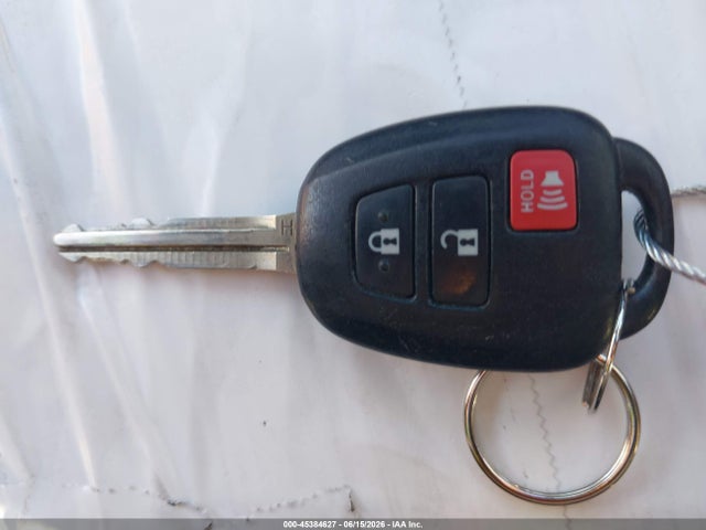 Toyota RAV4 LE 2018 JTMZFREV4JJ169299 Image 11
