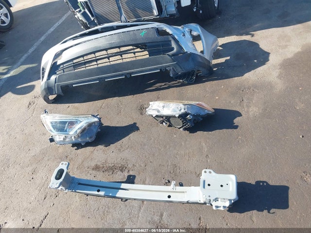 Toyota RAV4 LE 2018 JTMZFREV4JJ169299 Image 12