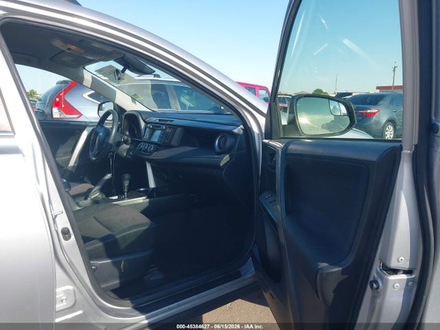 Toyota RAV4 LE 2018 JTMZFREV4JJ169299 Image 5