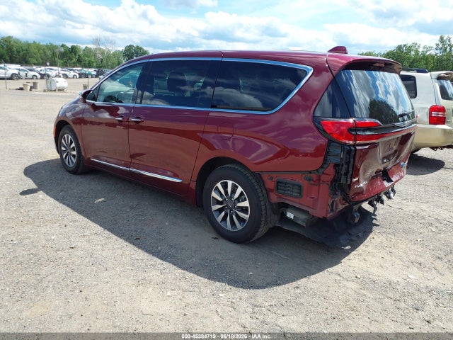 Chrysler Pacifica Hybrid Limited 2022 2C4RC1S73NR205811 Image 3