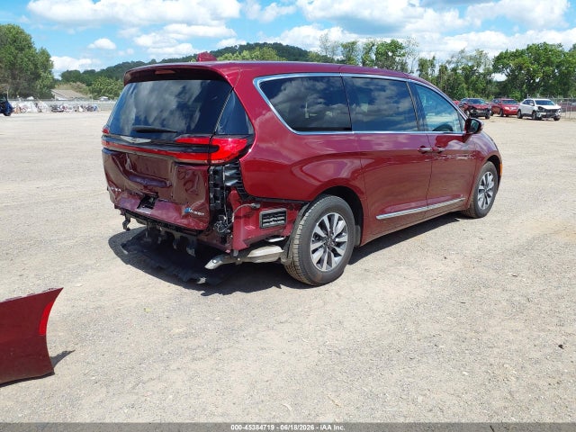 Chrysler Pacifica Hybrid Limited 2022 2C4RC1S73NR205811 Image 4