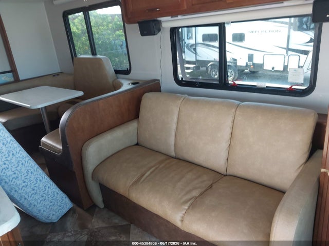 Ford F53 2014 1F65F5DY9E0A09131 Image 5