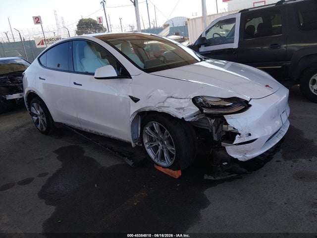 Tesla Model Y Long Range Dual Motor All-wheel Drive 2022 7SAYGDEE0NF438846 главное изображение