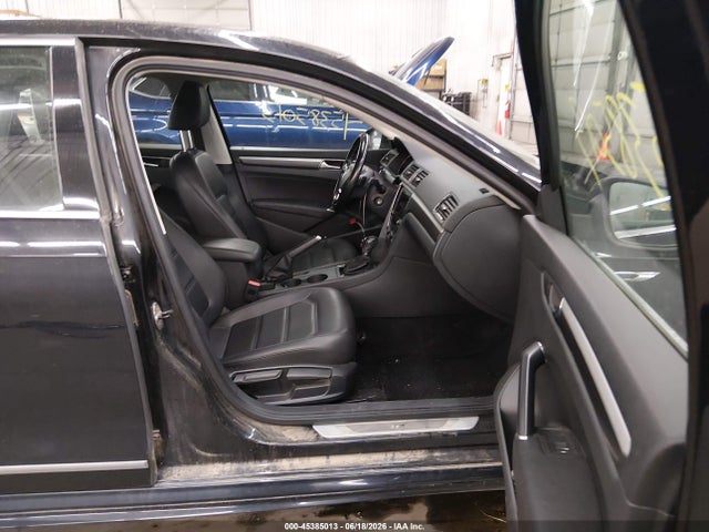 Продажа на аукционе авто 2017 Volkswagen Passat 1.8t R-line, vin: 1VWDT7A35HC005194, номер лота: 45385013