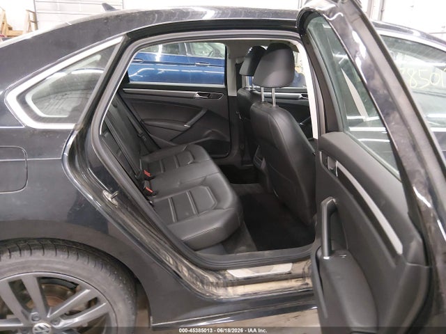 Продажа на аукционе авто 2017 Volkswagen Passat 1.8t R-line, vin: 1VWDT7A35HC005194, номер лота: 45385013