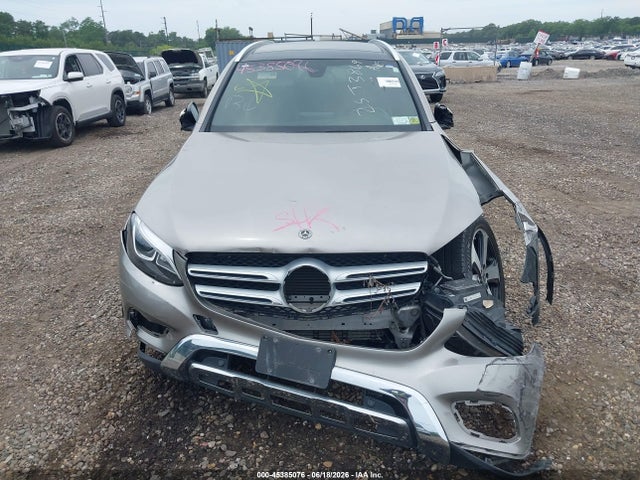 45385076 :رقم المزاد ، WDC0G5EB0KF598250 vin ، 2019 Mercedes-benz Glc 350e 4matic مزاد بيع
