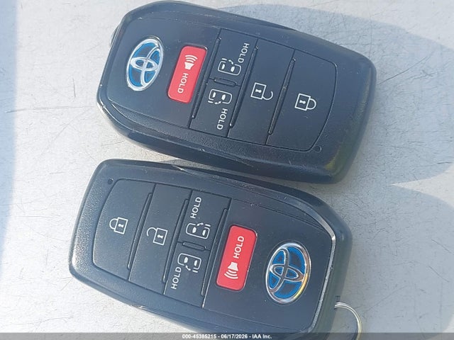 5TDKSKFC7NS066288 Toyota SIENNA LE