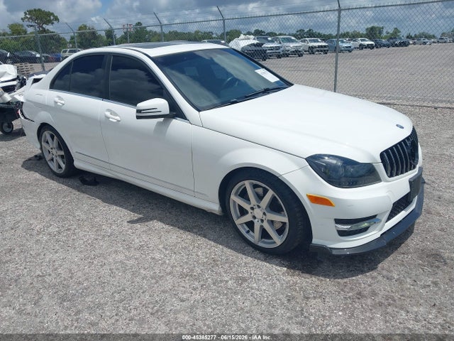 Aukcja sprzedaży 2014 Mercedes-benz C 300 Sport 4matic, vin: WDDGF8AB8EA968155, numer aukcji: 45385277