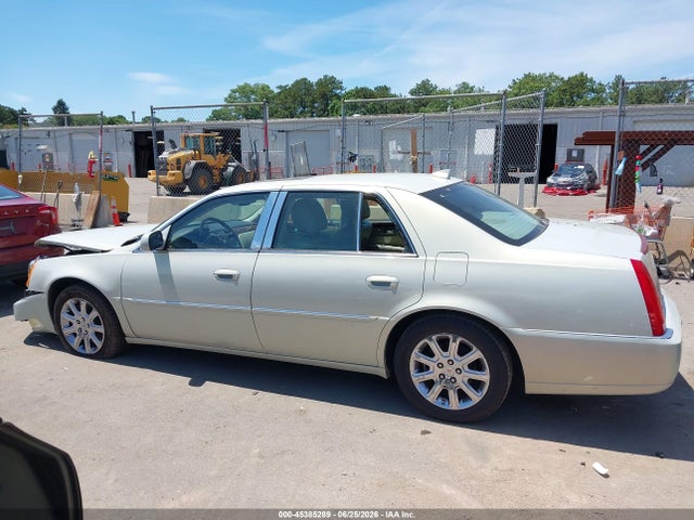 45385289 :رقم المزاد ، 1G6KH5EY6AU102798 vin ، 2010 Cadillac Dts Premium Collection مزاد بيع