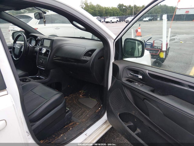 Продаж на аукціоні авто 2015 Chrysler Town & Country S, vin: 2C4RC1HG4FR710734, номер лоту: 45385296