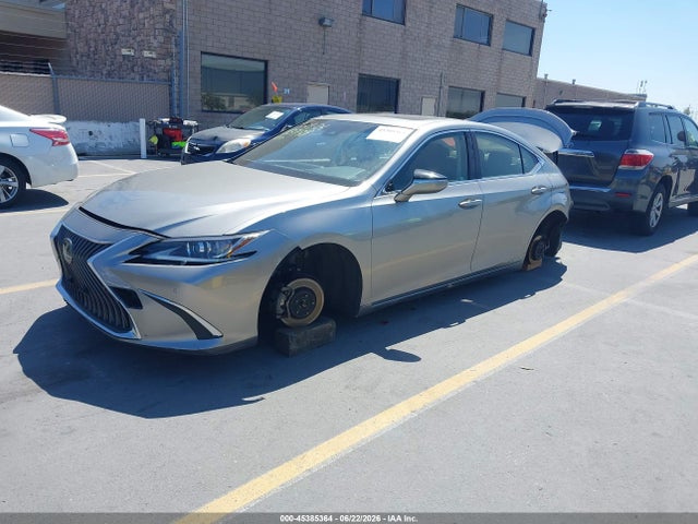 Lexus ES 300H 2019 JTHB21B19K2003533 Image 2