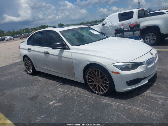 2015 Bmw 320i მანქანა იყიდება აუქციონზე, vin: WBA3B1G56FNT06515, აუქციონის ნომერი: 45385366