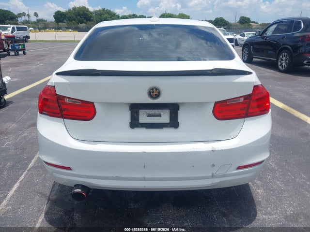 2015 Bmw 320i მანქანა იყიდება აუქციონზე, vin: WBA3B1G56FNT06515, აუქციონის ნომერი: 45385366