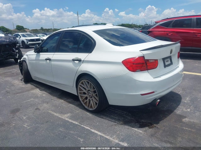 2015 Bmw 320i მანქანა იყიდება აუქციონზე, vin: WBA3B1G56FNT06515, აუქციონის ნომერი: 45385366