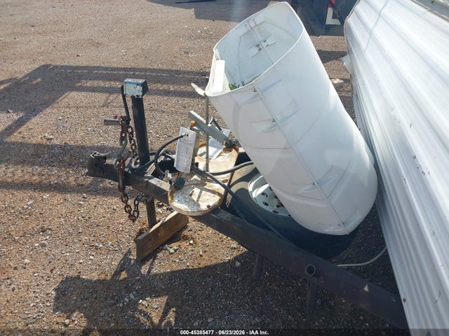 1999 Keystone Keystone მანქანა იყიდება აუქციონზე, vin: 4YDT17010X3009797, აუქციონის ნომერი: 45385477