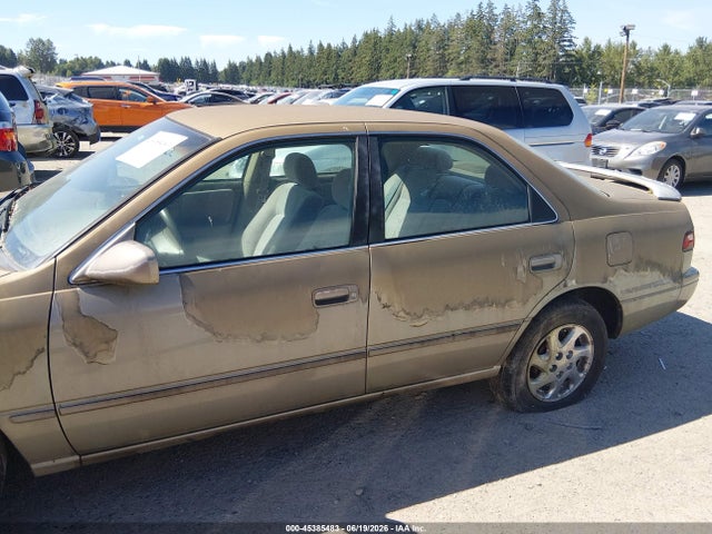 45385483 :رقم المزاد ، JT2BG22KXX0353623 vin ، 1999 Toyota Camry Le مزاد بيع