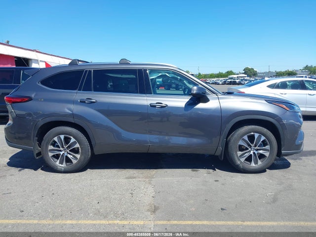 5TDGZRBH9MS557956 Toyota Highlander Xle