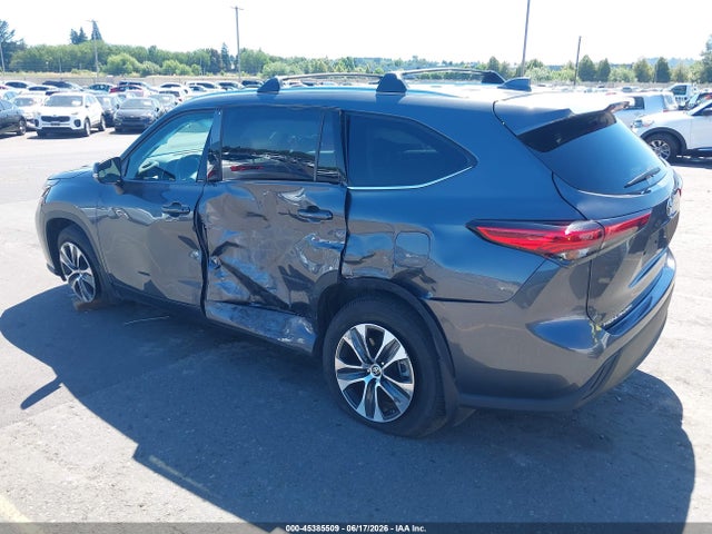 5TDGZRBH9MS557956 Toyota Highlander Xle