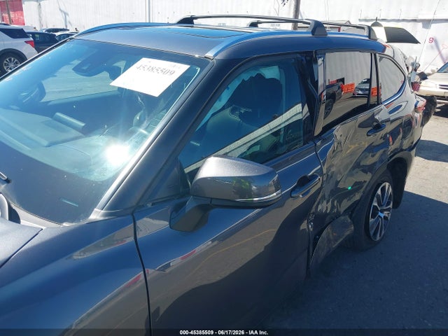 5TDGZRBH9MS557956 Toyota Highlander Xle