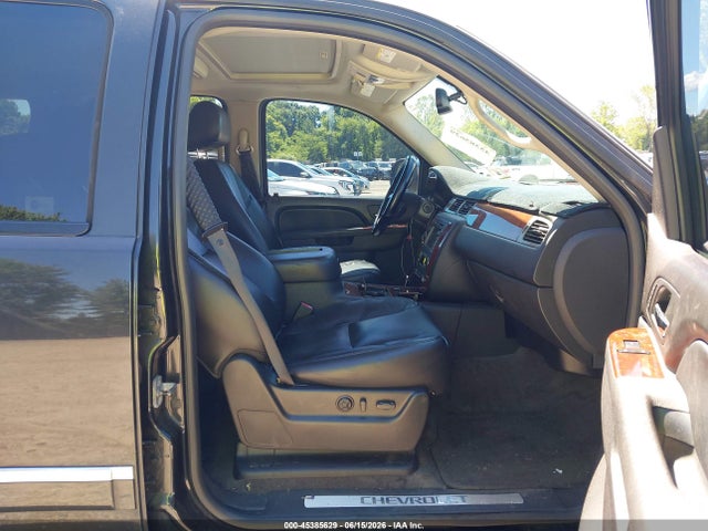 2010 Chevrolet Tahoe Ltz მანქანა იყიდება აუქციონზე, vin: 1GNUKCE05AR160711, აუქციონის ნომერი: 45385629