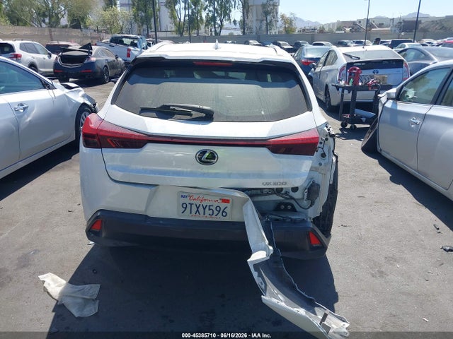 JTHY3JBH9K2018005 Lexus UX 200