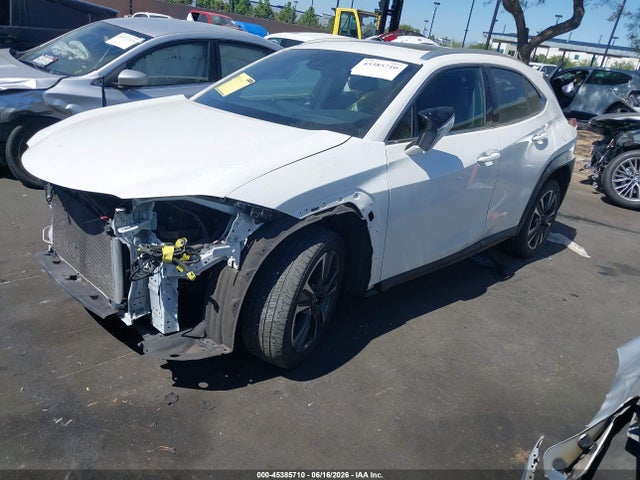 JTHY3JBH9K2018005 Lexus UX 200