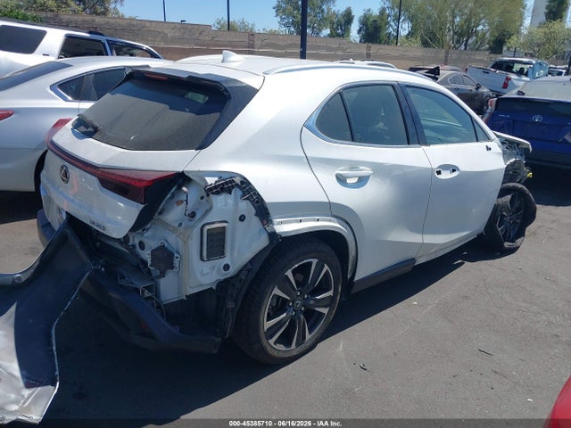 JTHY3JBH9K2018005 Lexus UX 200