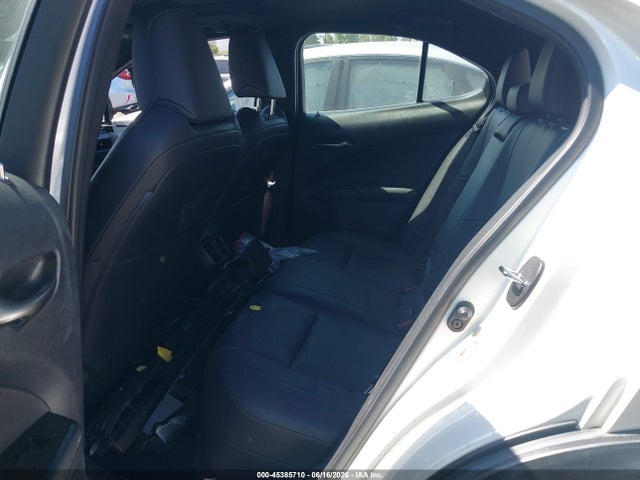JTHY3JBH9K2018005 Lexus UX 200